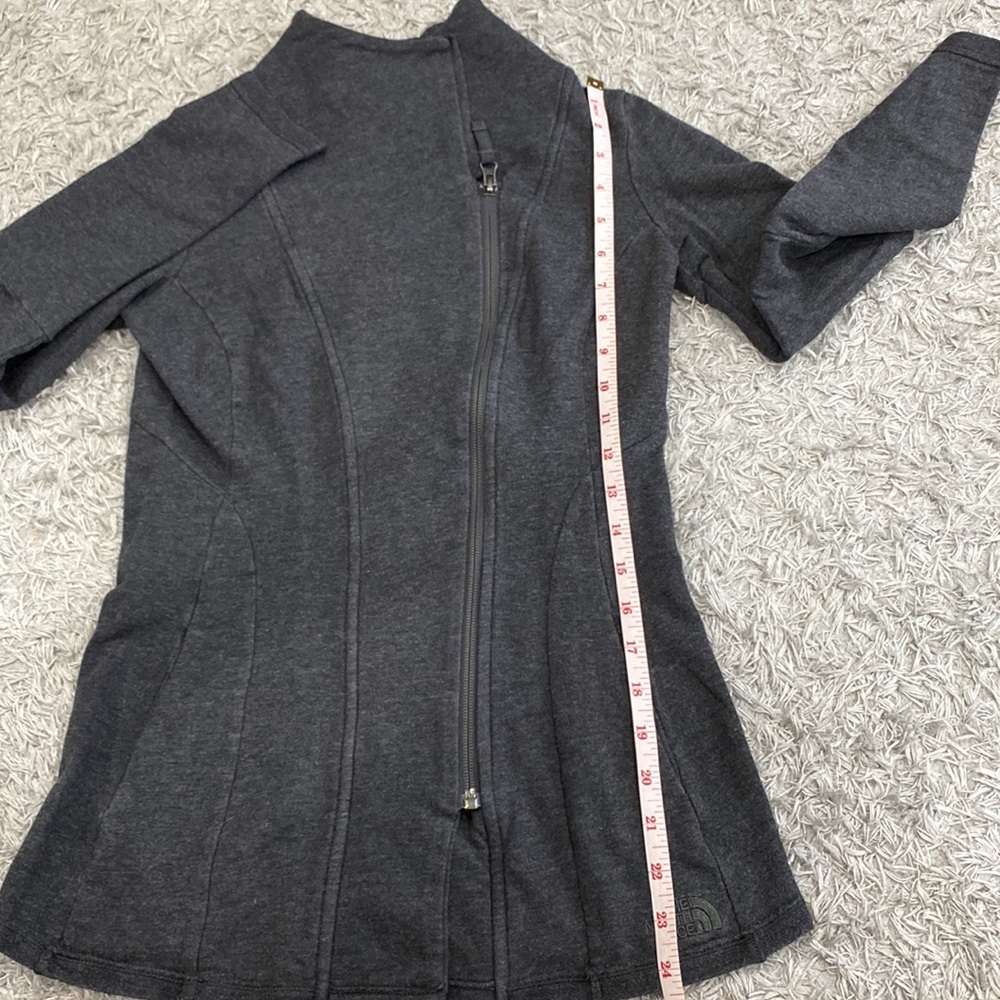 The Northface Womens Jacket - Picture 5 of 6